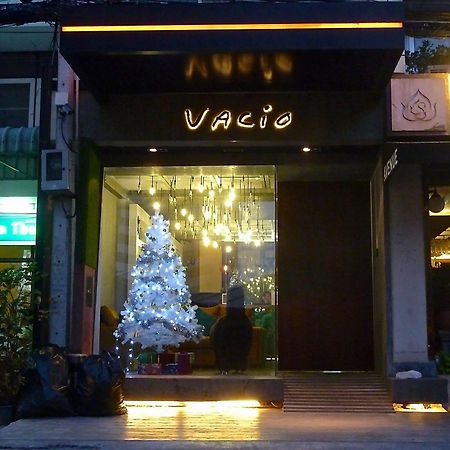 Vacio Suite Bangkok Exterior photo