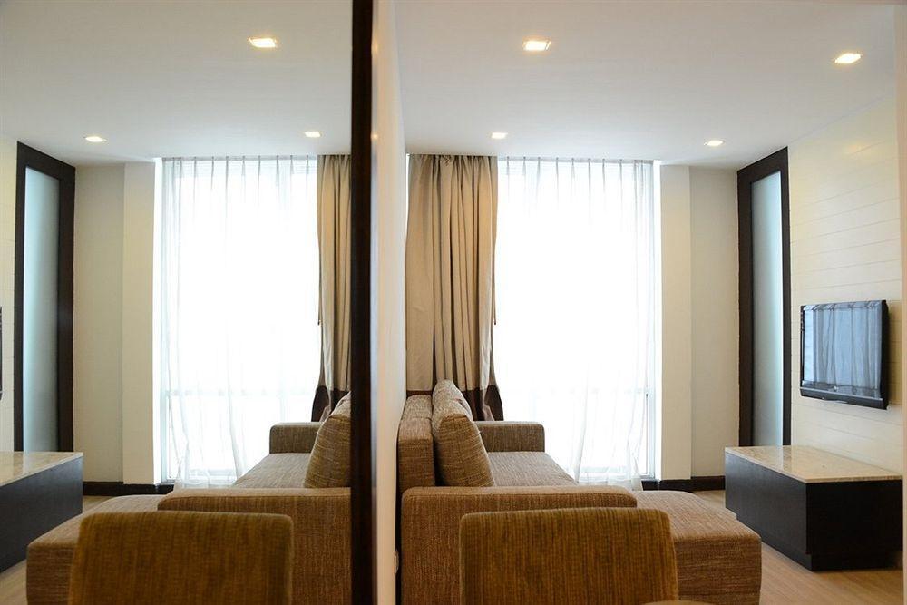 Vacio Suite Bangkok Exterior photo