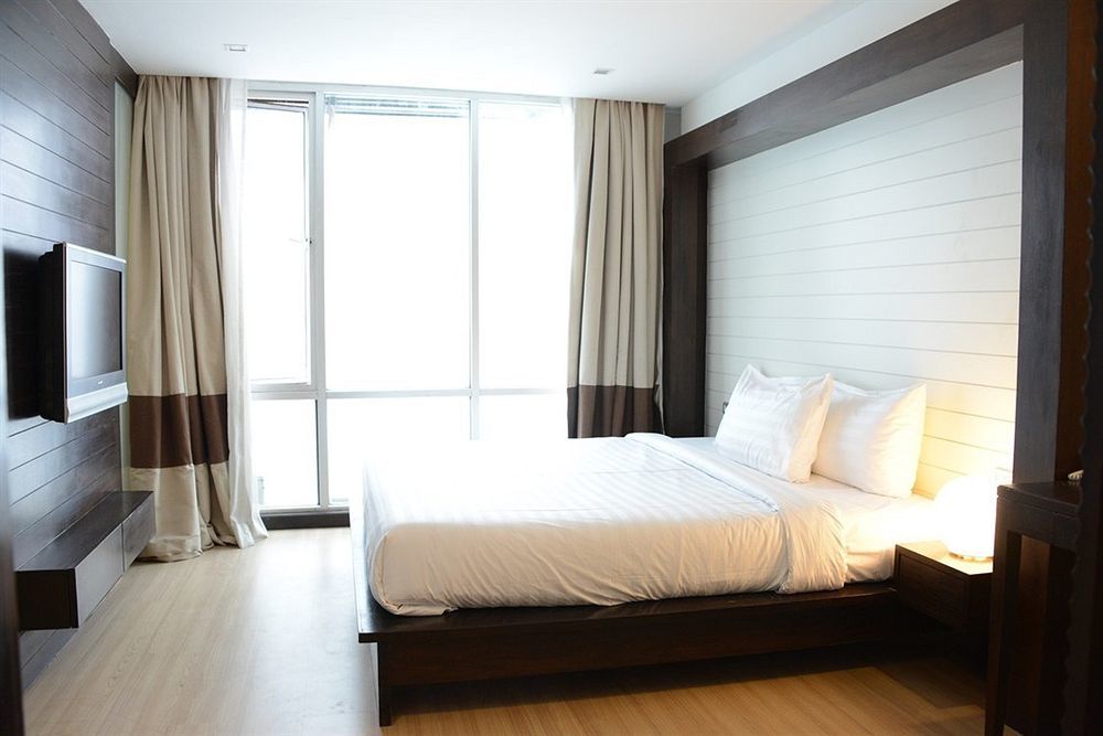 Vacio Suite Bangkok Exterior photo