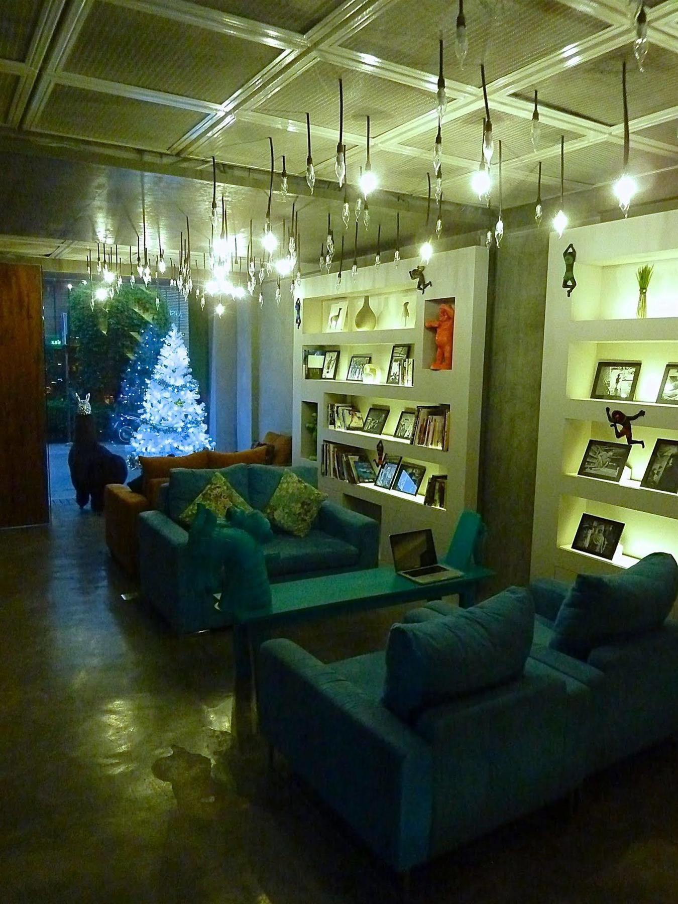 Vacio Suite Bangkok Exterior photo
