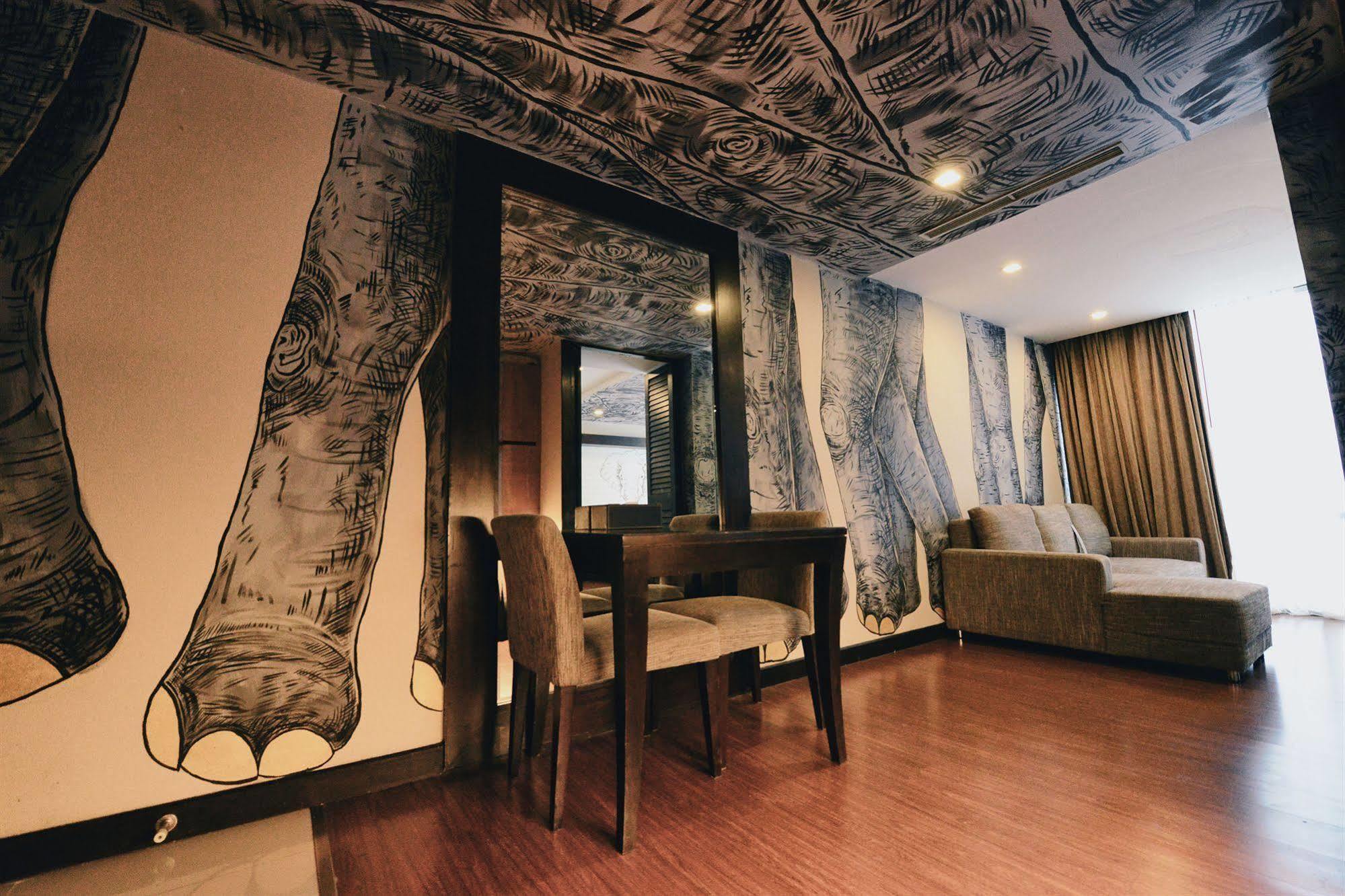 Vacio Suite Bangkok Exterior photo