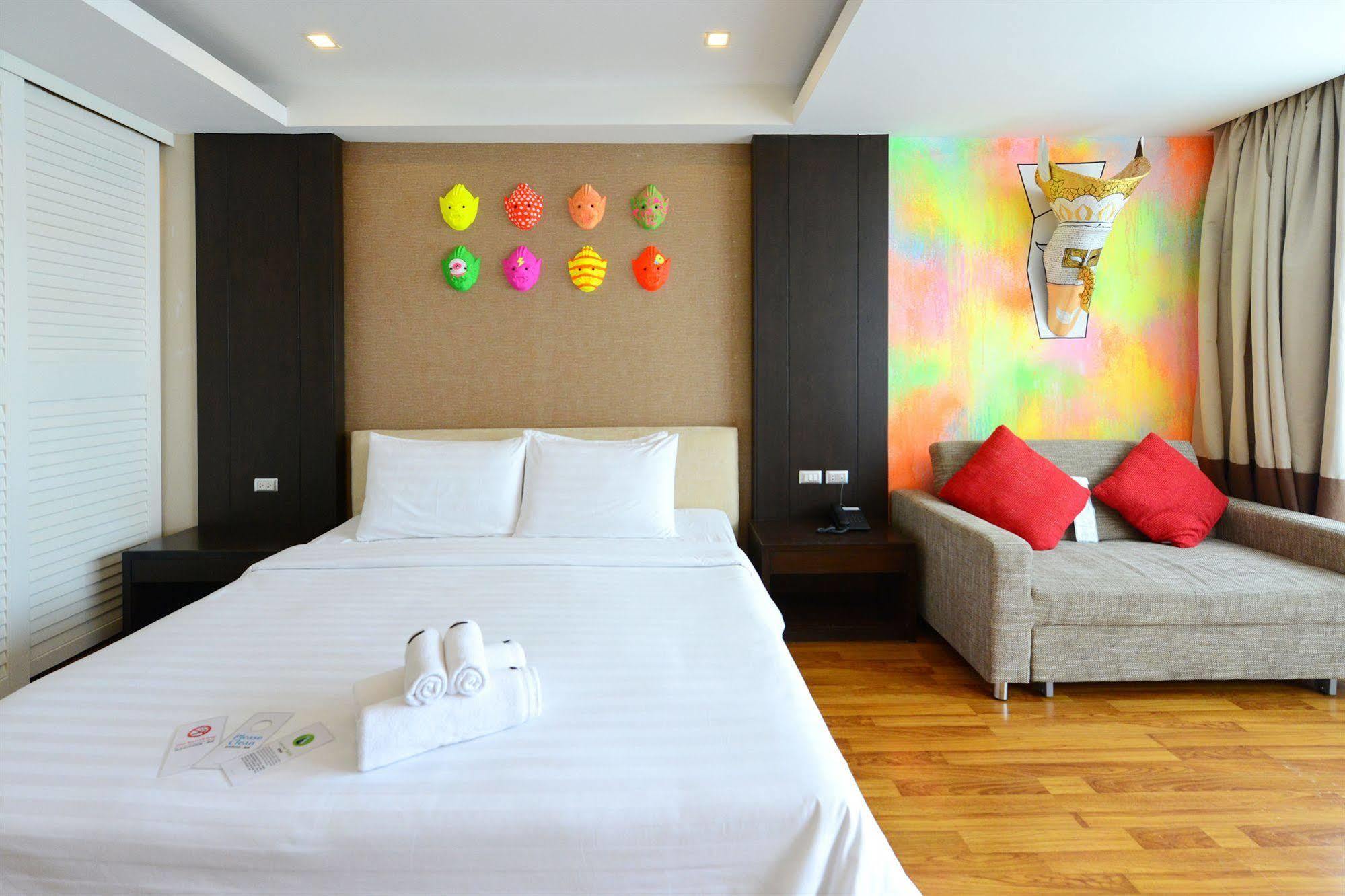 Vacio Suite Bangkok Exterior photo