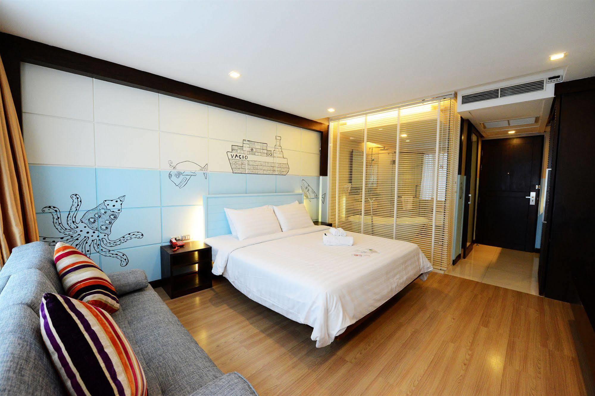 Vacio Suite Bangkok Exterior photo