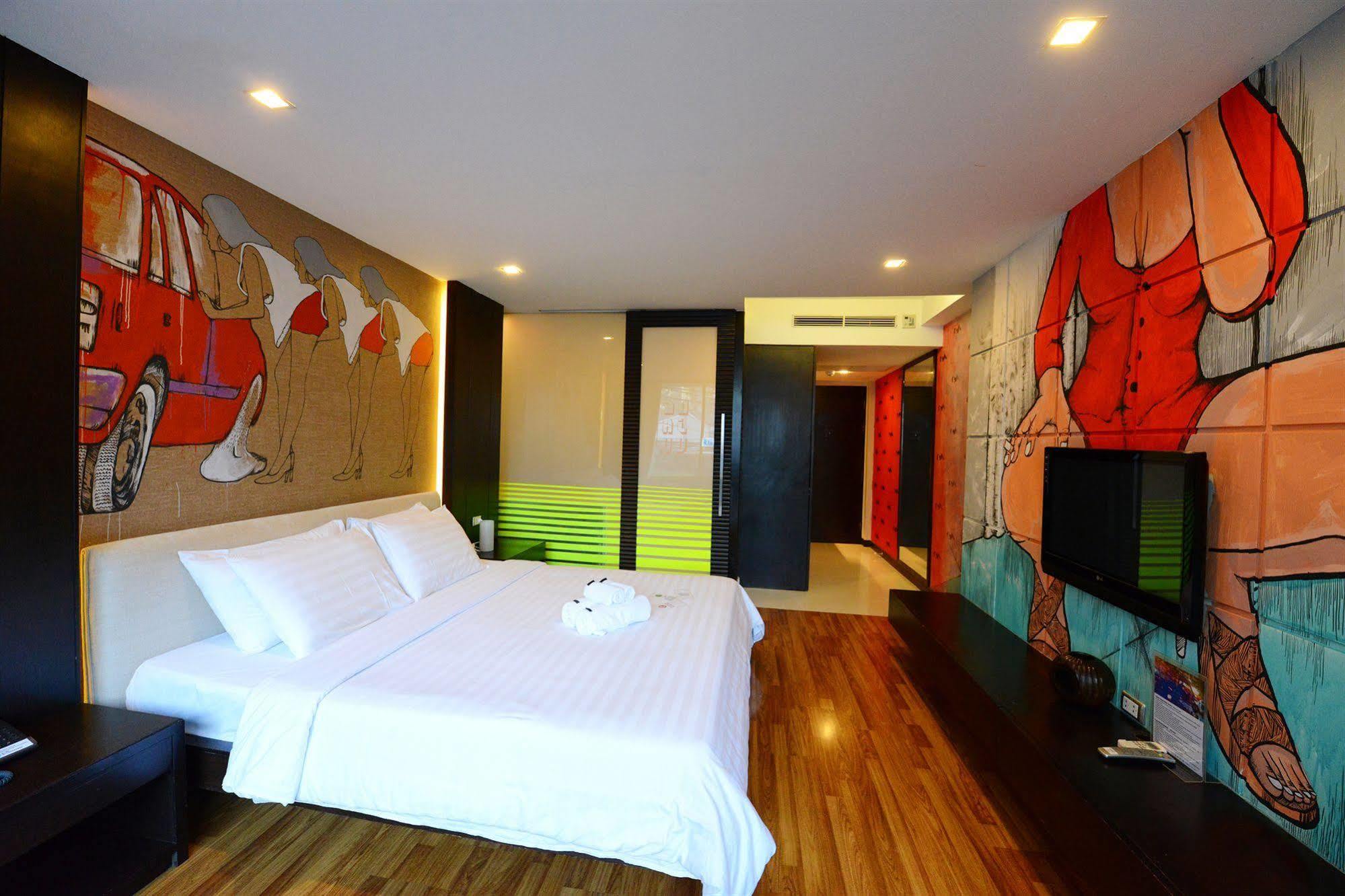 Vacio Suite Bangkok Exterior photo
