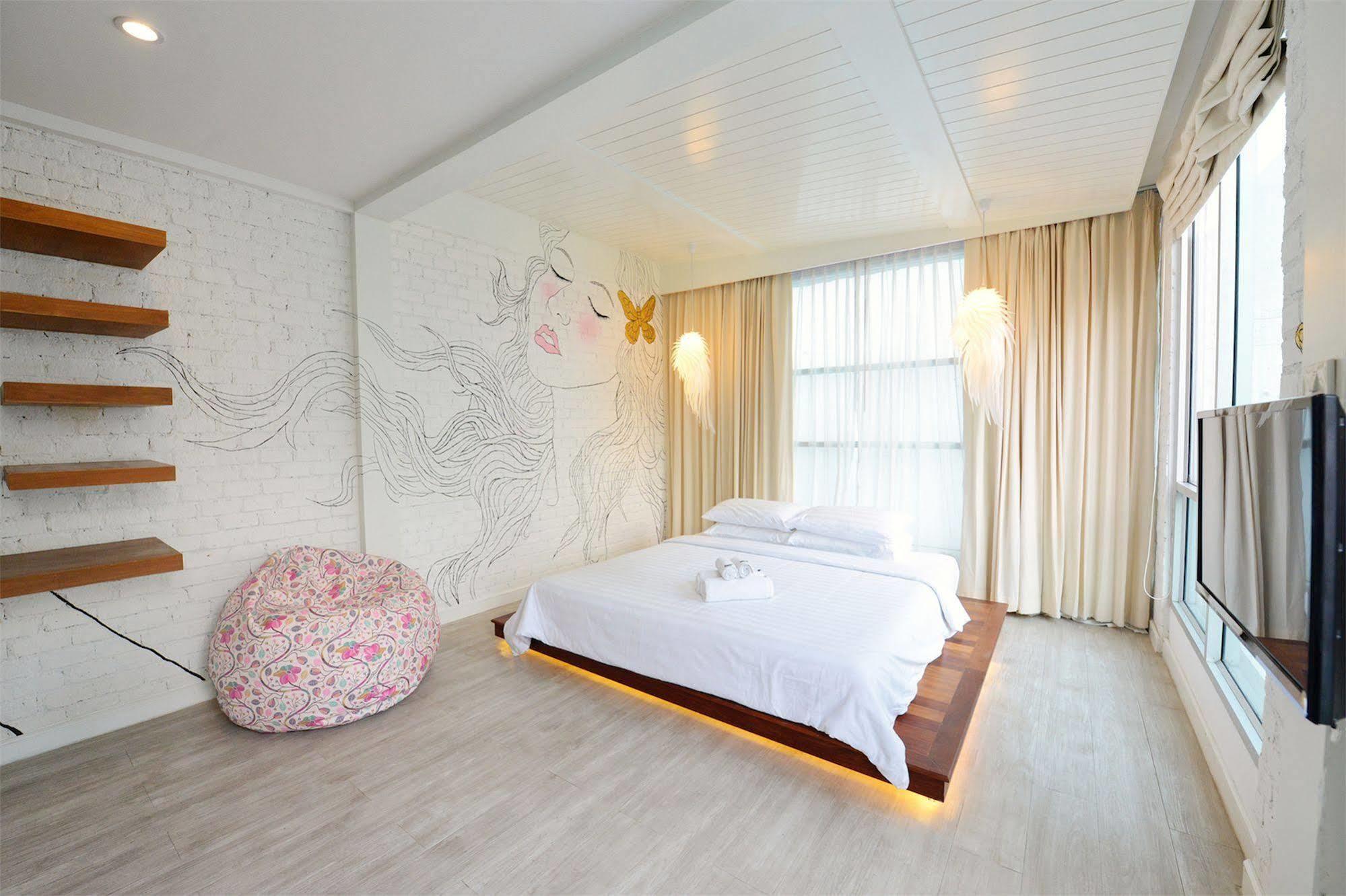 Vacio Suite Bangkok Exterior photo